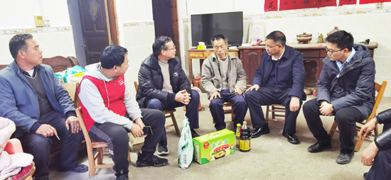 1642297601696470.jpg 4.走访慰问脱贫户及帮扶监测户.jpg