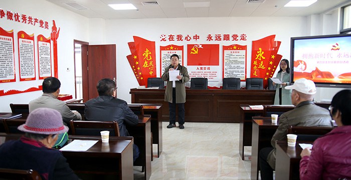 1609402009646250.jpg 学校党委书记张海林(中)致辞.JPG