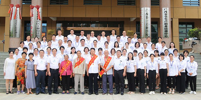 1625416381710602.jpg 合影留念.jpg