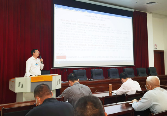 1647585241182745.jpg 1.校长黄杰品对疫情防控和安全工作提出要求.jpg