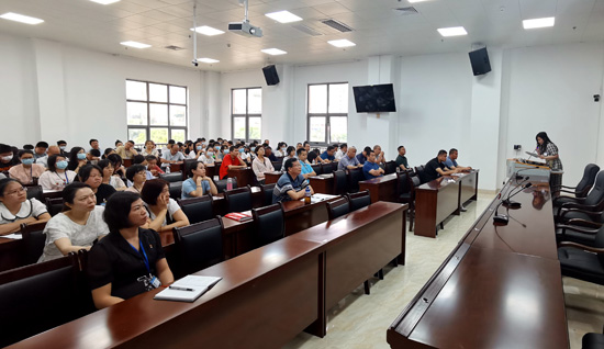 1656669671845553.jpg 家风家教系列专题警示教育会会场.jpg